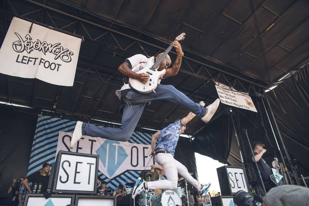 Set It Out shut it down at the Journey's left foot main stage at the infamous punk rock summer festival Warped Tour 2016