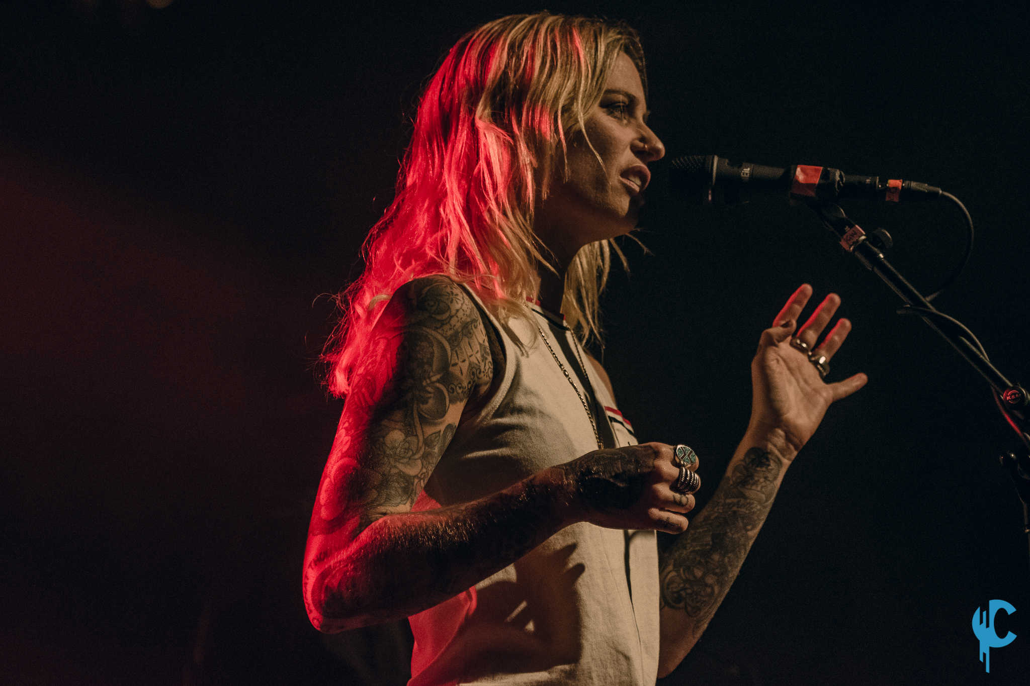 Gin Wigmore interview: From Auckland to Bond - BBC News